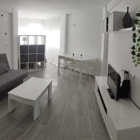Ruselo Costa Apartment Malaga Exterior photo